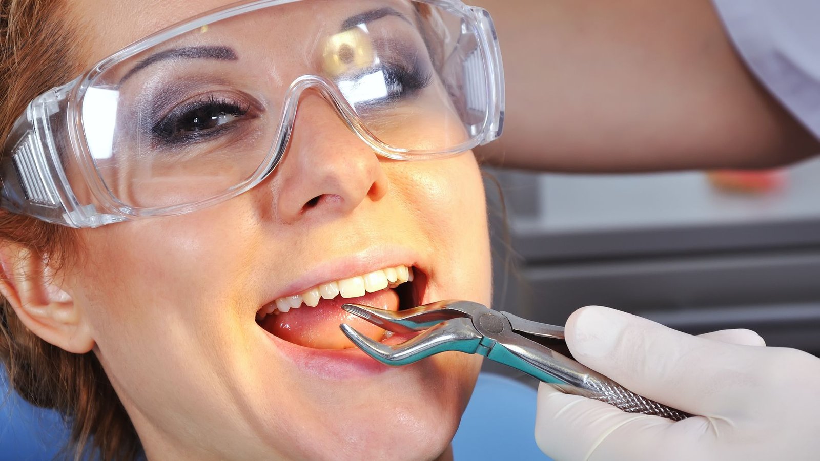 Tooth extraction with forceps in Ladson, SC